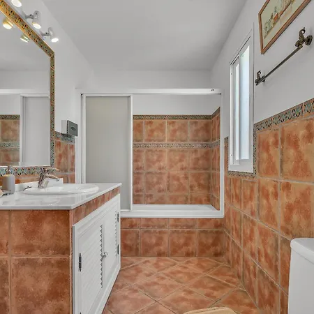 Arin - Beachside Family By Finest * Estepona