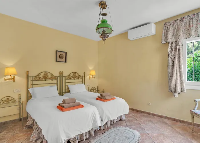 Arin - Beachside Family By Finest 에스테포나