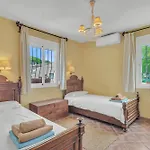 Vila Arin - Beachside Family By Finest Estepona