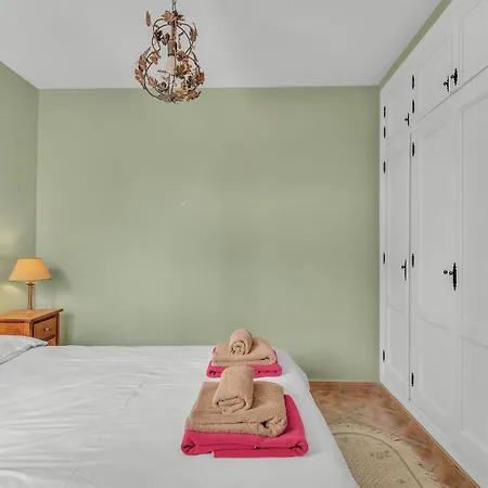 Arin - Beachside Family By Finest