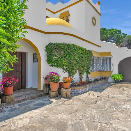 Villa Arin - Beachside Family By Finest Estepona