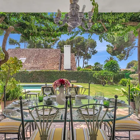 فيلة Arin - Beachside Family إِستيبونا