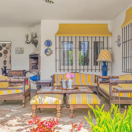 Arin - Beachside Family By Finest