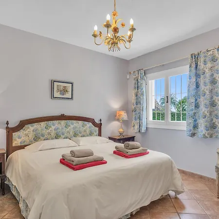Villa Arin - Beachside Family By Finest