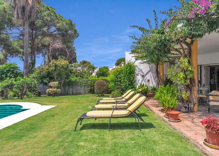 Arin - Beachside Family By Finest