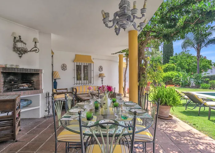 Arin - Beachside Family By Finest