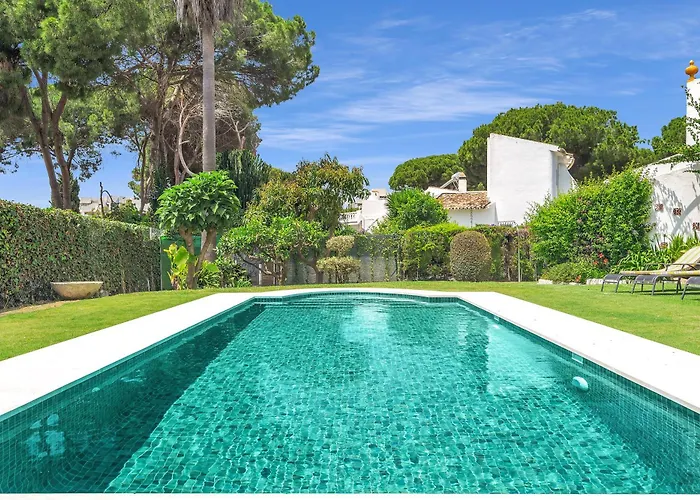 Arin - Beachside Family By Finest *