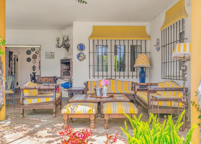 Arin - Beachside Family By Finest